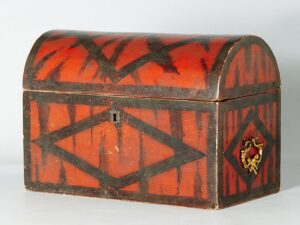 Cofre de madera lacada del Siglo XVII